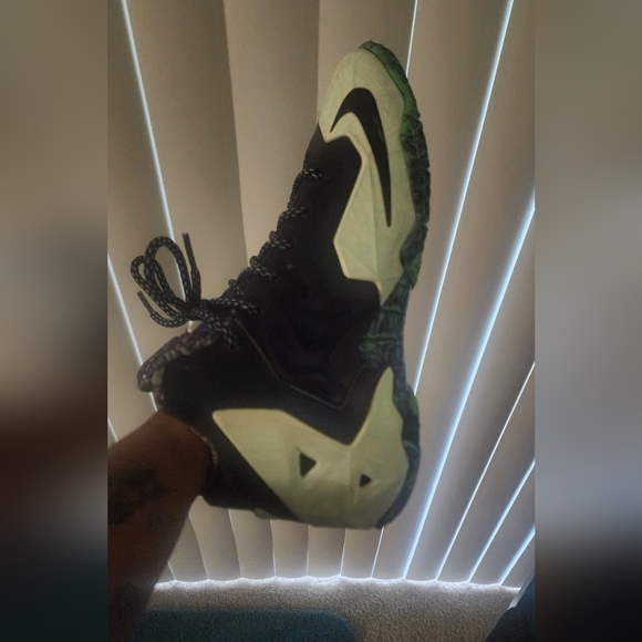 Lebron XI - Picture 9 of 11